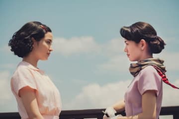 映画『遠い山なみの光』、広瀬すず演じる“悦子”と二階堂ふみ演じる“佐知子”が初めて出会う貴重な本編映像公開