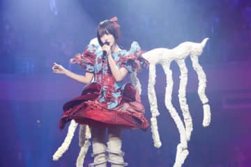 ano、自身初の日本武道館ワンマン・ライヴで約12000人動員 2026年ホール・ツアー開催決定&詳細発表