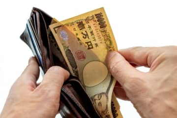 新卒で「手取り19万円」の実家住み。「月1万円」家に入れていますが、これって少ないのでしょうか？