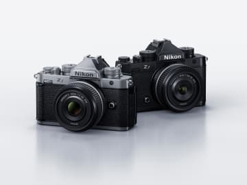 『ニコン Z f』に待望の新色シルバーが登場　フィルムライクな表現を楽しめるアプデも