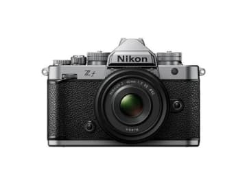 ニコン、ミラーレスカメラ「Zf」に新色「シルバー」追加　9月26日発売