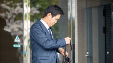 恐ろしい…65歳未満の「若年性認知症」が2倍以上増加したワケ　働き盛りの40代後半で罹患、高齢者の倍速で進行。「初期症状は“歯”と密接に関係」【歯科医師が警告】