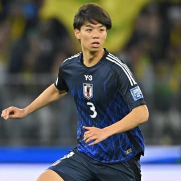 「驚きはしない」日本代表DFのCLメンバー外に英紙が見解。トップチームデビューへの道は“U-21リーグ”から？