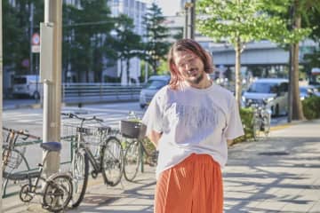 なぜ中年は“Tシャツのタックイン”に抵抗があるのか？　研究者・高畑鍬名が語る、Tシャツの日本史