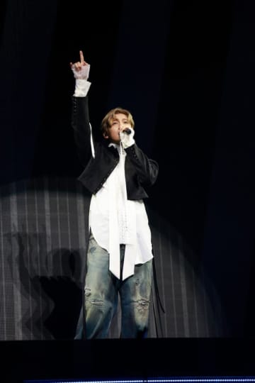 東方神起・チャンミン、初の全国コンサートツアー開幕。追加公演の開催も発表