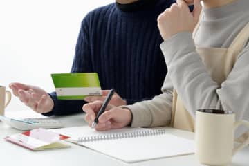 「怖くてお金を使えない」1500円のうどんに葛藤…月17万円積立・資産2800万円の夫婦が陥った“堅実ゆえ”の悩み