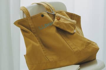 エルエルビーン”ロゴ入りカラビナ＆ポーチ付き”トートバッグ、サロン アダム エ ロペ限定で