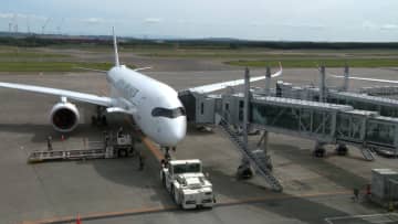 新千歳発羽田行きのJAL機が緊急着陸　左のエンジンに不具合発生…右のエンジンのみで飛行　新千歳空港