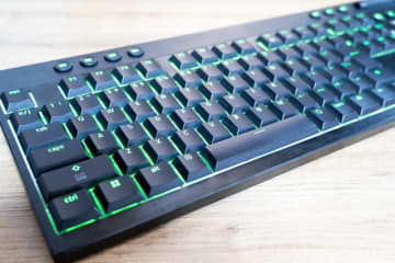 【先行試用】キーボード選びに手加減したくないゲーマーは要チェック。薄くて高機能なメカニカルキーボード「Razer BlackWidow V4 Low-Profile HyperSpeed」