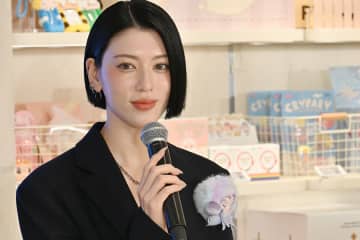 三吉彩花「毒っ気ある感じが好き」…大阪・難波のポップマートで愛炸裂