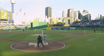 球場騒然！ 大谷翔平、強烈打球で“まさかの光景”「怖っ！」「危なすぎる」一塁コーチに“想定外のハプニング”でヒヤリ「笑えないw」