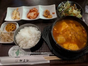 【神保町ランチ】チョゴリの本格「スゥンドゥブ定食」は1,000円で大満足