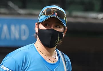 【日本ハム】新庄監督がネットの〝ナイン叩き〟にイライラ「マジで寝れないぐらい腹が立つ」