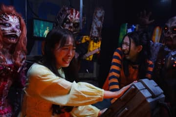 USJ、ゾンビ製造工場に潜入するホラーツアーが怖すぎた。上級レベルお化け屋敷がハロウィーン限定オープン