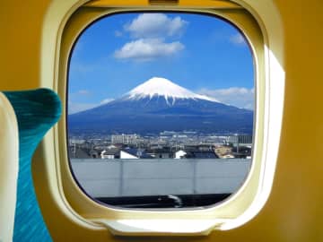 共感必至！新幹線の車窓？街の匂い？みんなの「地元に帰ってきた実感」エピソード集