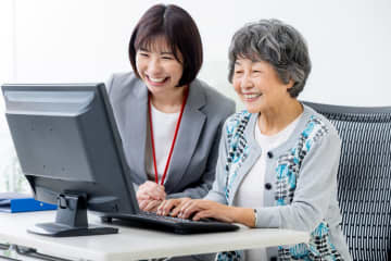 シニア向け求人・給与ランキング！1位は「歯科医師」で年収675万円だが…資格なしでも狙える現実的な仕事と給与額
