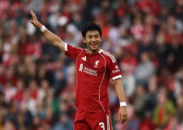 世界震撼！ クローザー遠藤航、ファウル覚悟の“柔道タックル”… 神ディフェンスに絶賛の嵐「リードを守るならエンドウ以上の選手はいない」