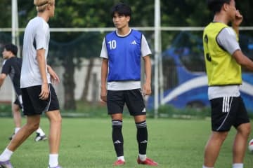 高卒ルーキーが掴んだロス五輪世代への“挑戦権”。湘南MF石橋瀬凪がU-22代表デビュー戦で感じたアジアの厳しさ「どの環境でもベストを尽くしたい」【現地発】