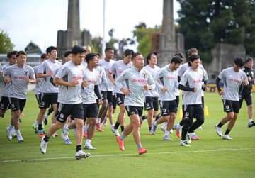 日本代表がメキシコ戦に向けて前々日練習を実施！テーピングが取れた三笘薫は通常メニュー【現地発】