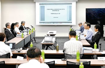 「硫化水素で下水管が腐食」　埼玉・八潮陥没　原因究明委が中間報告　現場付近の下水道管は腐食でコンクリートの表面が剥落　継ぎ手部分の露出・破損・脱落を確認