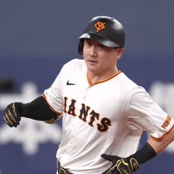 巨人・泉口友汰がセ首位打者に浮上…遊撃手“3番手扱い”からの進化を支える2人の師匠