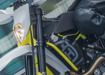 ETC車載器がもらえる　Husqvarna Motorcyclesがキャンペーン実施
