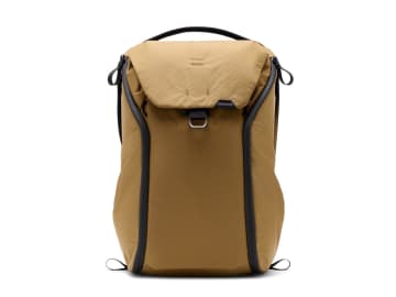 Peak Designの一部製品が価格改定。「コヨーテ」カラーのカメラバッグが値下げに