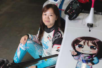 4輪キャリア2年目でフォーミュラ。葛藤を乗り越えた美術系女子大生のルーツと展望【KYOJOインタビューVol.11／白石いつも】