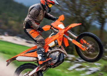 KTMが金利負担をサポート　オフロードモデル限定「0％ローンフェア」実施