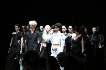 Rakuten Fashion Week Tokyoで世界の最新コレクションを披露！