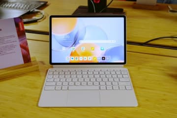 Lenovo、Snapdragon 8 Gen3搭載AIタブレットやスマホ新製品を発表