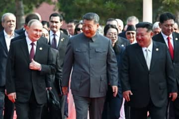 習近平氏とプーチン氏、１５０歳まで生きる可能性について会話　マイクに拾われる