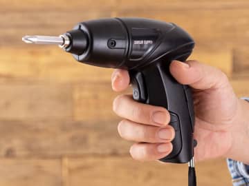 サンワサプライ、USB Type-C充電の軽量電動ドライバー
