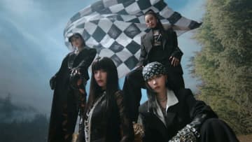 aespa、カーチェイスやラグビーで「Rich Man」を表現するMV公開