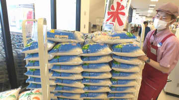 富山県産コシヒカリ新米、昨年比1.4倍の高値でも「新米をゲットした」と県外客も買い求める