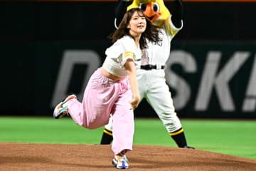 【ソフトバンク】〝勝利の女神〟内田真礼が6度目の始球式　6勝目も「いけると思います！」