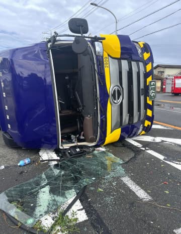静岡で突風、20人超けが　全半壊40棟、救助法適用