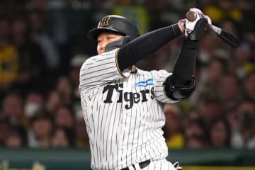 甲子園が沸いた“5秒”の余韻…阪神主砲の満塁弾に驚愕「綺麗という言葉しか」「エグすぎ」
