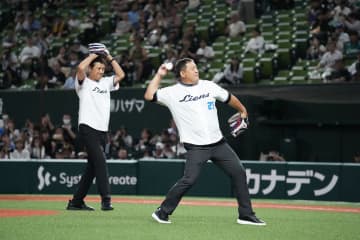 【西武】伊東勤氏＆石井丈裕アカデミーコーチが始球式登板「気が引き締まる思い」