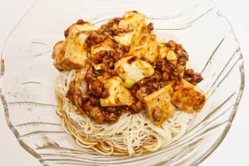 出川哲朗とサンド伊達が絶賛　そうめんに“コレ”のせたら最高に美味かった