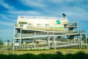 耐用年数を31年と見積っていた “津波避難タワー” 腐食で『たった10年』で使用不能に ネットでコメント殺到「10年持たなかったのは明らかに施行ミスや欠陥」「溶融亜鉛めっきでさえ何年持つかというレベルなのに、あまりにも無策すぎる」
