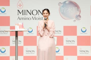 堀田真由さんの美肌習慣「貯まれ、貯まれ…」肌と心に願いを込めて。敏感肌から貯水肌へ