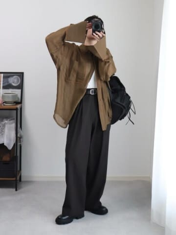 「透け感トップス」が可愛いすぎる…♡今着るのにちょうどいい！夏から秋のスイッチコーデ