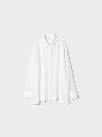 冷房ガンガンでも安心♡ユニクロの“値下げシャツ”がシワ知らずで神すぎる！《着用レビュー》