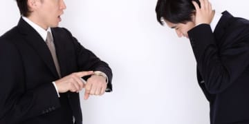 部下が2分遅刻、“みんなの前で”叱ったら「パワハラ」？　どこまでが“指導”か…3つの「判断基準」とは