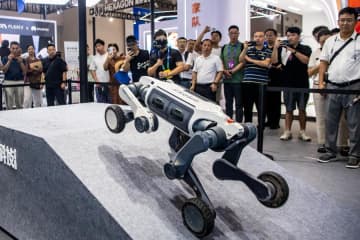 中国重慶で世界スマート産業博　ロボットやAIの成果披露