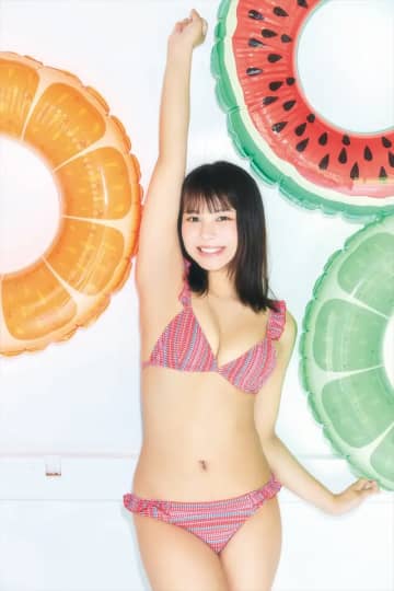 特撮美少女・宮崎あみさ、ビキニ姿でフレッシュ美ボディ披露