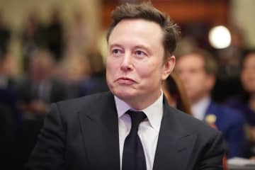 世界初の「１兆ドル長者」誕生も、テスラがマスク氏に巨額報酬案　会社への集中促す
