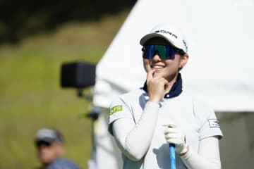 ＜速報＞22歳アマが内田ことこと首位並走　木戸愛は1差3位