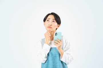 iPhoneの電池持ちが悪く、修理か買い替えか悩んでいます。最新機種でなければ、買い替えてもそこまで金額は変わらないでしょうか？